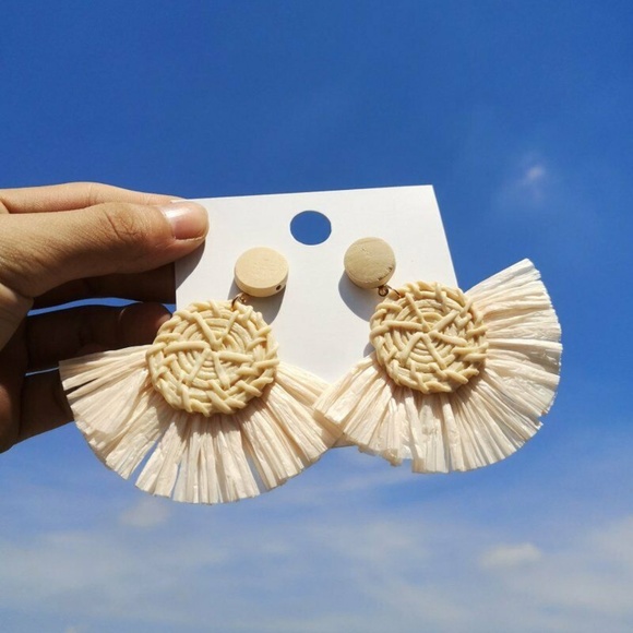 NIP Straw Bamboo Woven Earrings - Picture 1 of 3